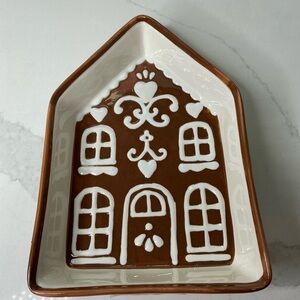 Stoneware Gingerbread House Baker Shaped Serving Bowl New